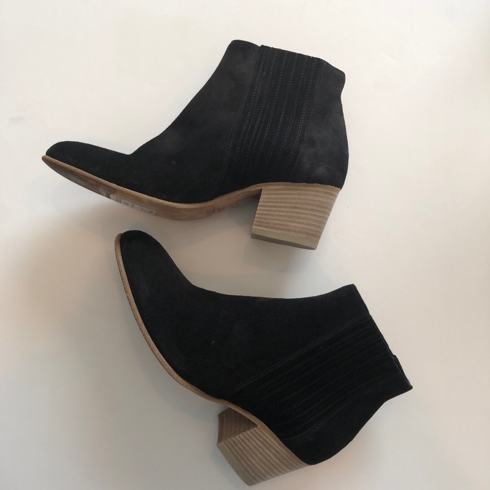 NWOT Vince Haider Suede Bootie